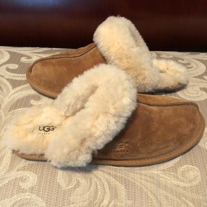 UGG Women’s Slippers size 9